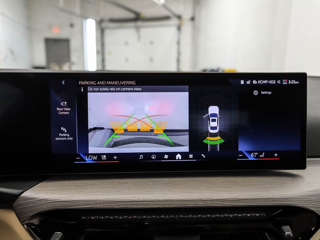 Used 2025 BMW 330i xDrive Sedan w/ Convenience Package image 20