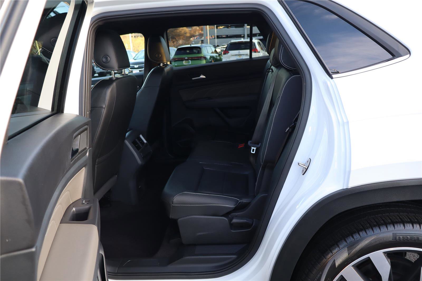 Used 2021 Volkswagen Atlas Cross Sport SE image 26