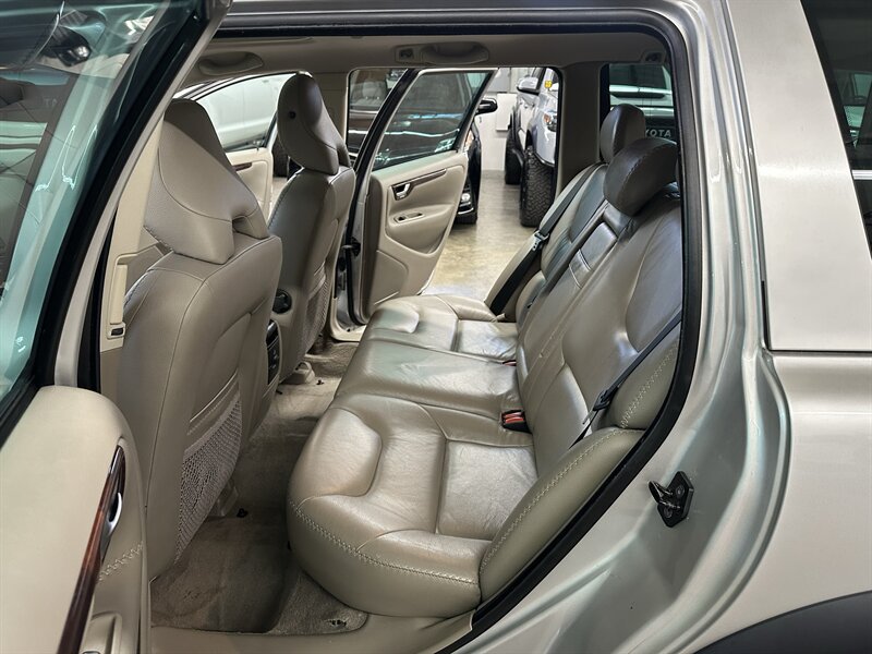 Used 2007 Volvo XC70 AWD/4WD image 13