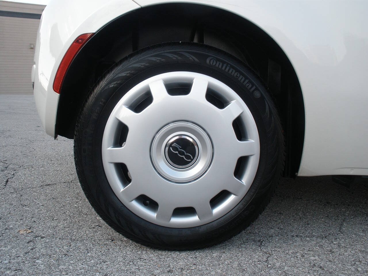 Used 2015 FIAT 500 Pop FWD image 38