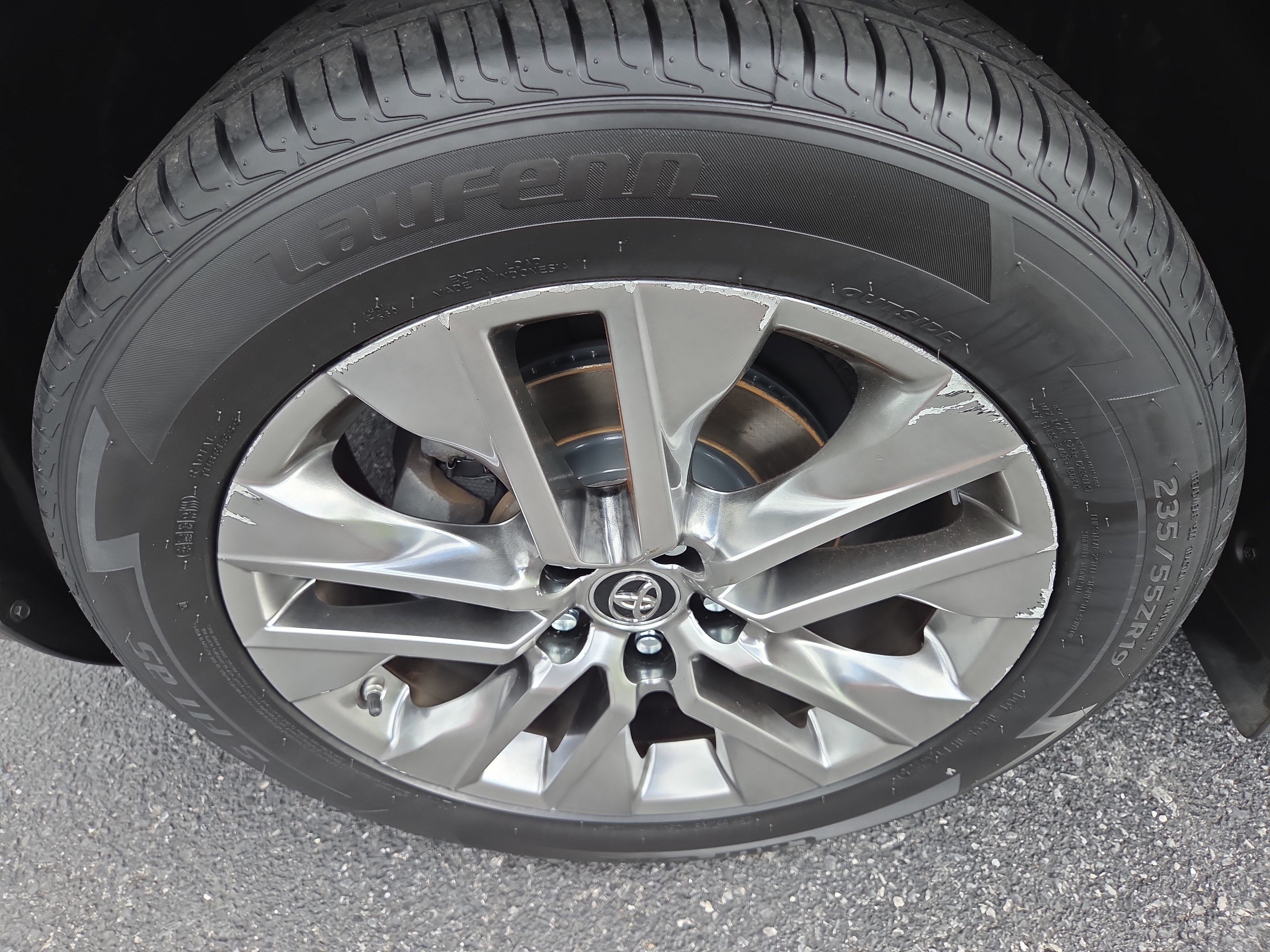 Used 2019 Toyota RAV4 LE AWD/4WD image 13