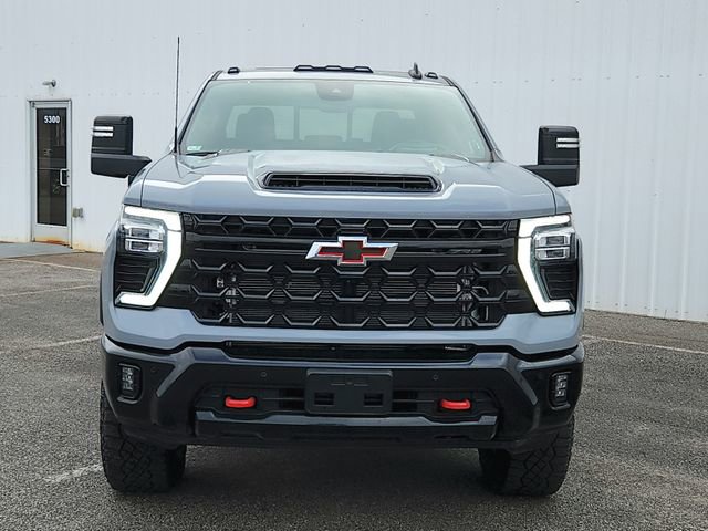 Used 2025 Chevrolet Silverado 2500 ZR2 w/ Technology Package image 2