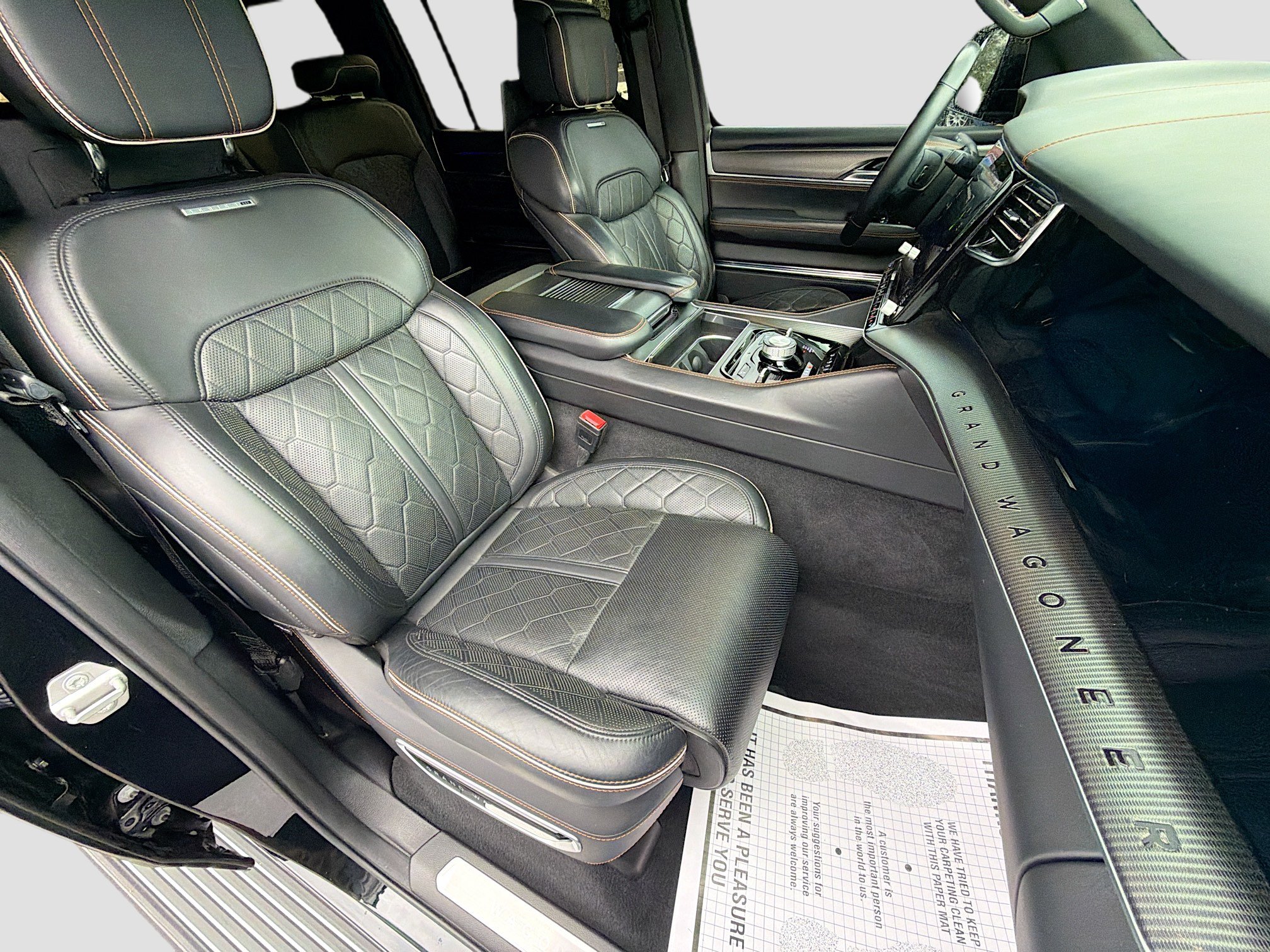 Used 2023 Jeep Grand Wagoneer Series III w/ Rear Seat Video Group 1 AWD/4WD image 15