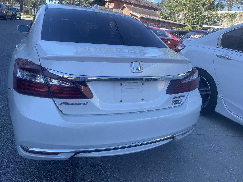 Used 2017 Honda Accord EX-L image 13