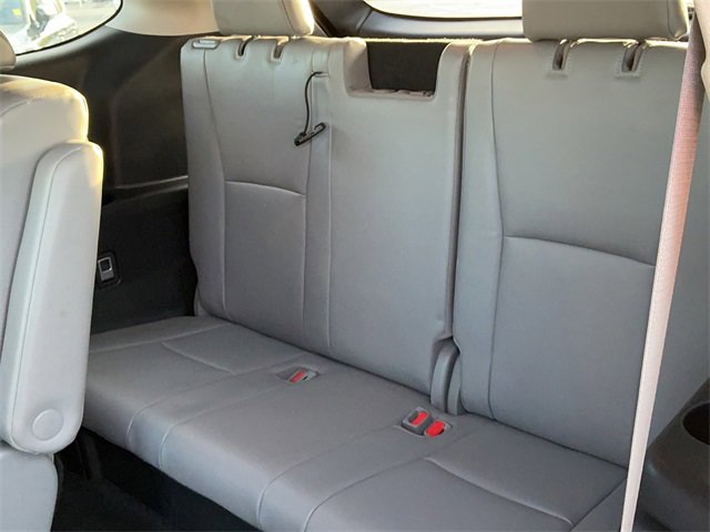 Used 2021 Toyota Highlander XLE image 15