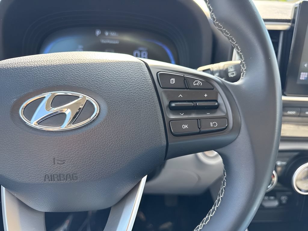 Used 2025 Hyundai Venue SEL FWD image 15