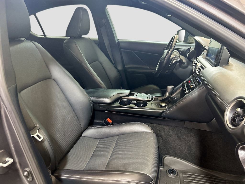Used 2022 Lexus IS 300 w/ Premium Package RWD image 26