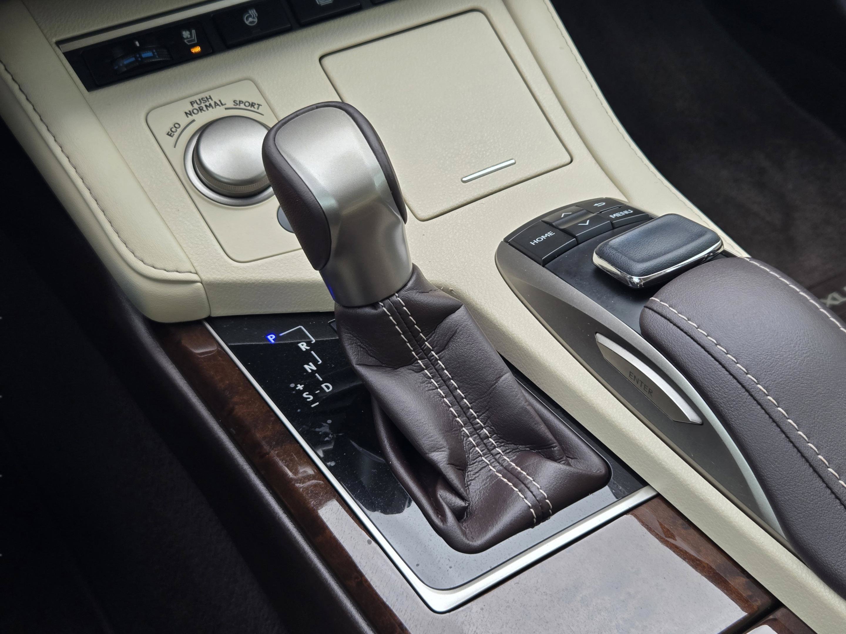 Used 2018 Lexus ES 350 w/ Luxury Package w/Wood Trim FWD image 19