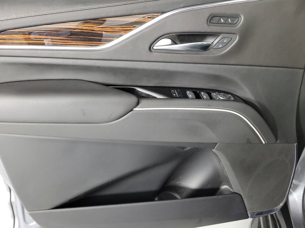 Used 2022 Cadillac Escalade Luxury RWD image 18