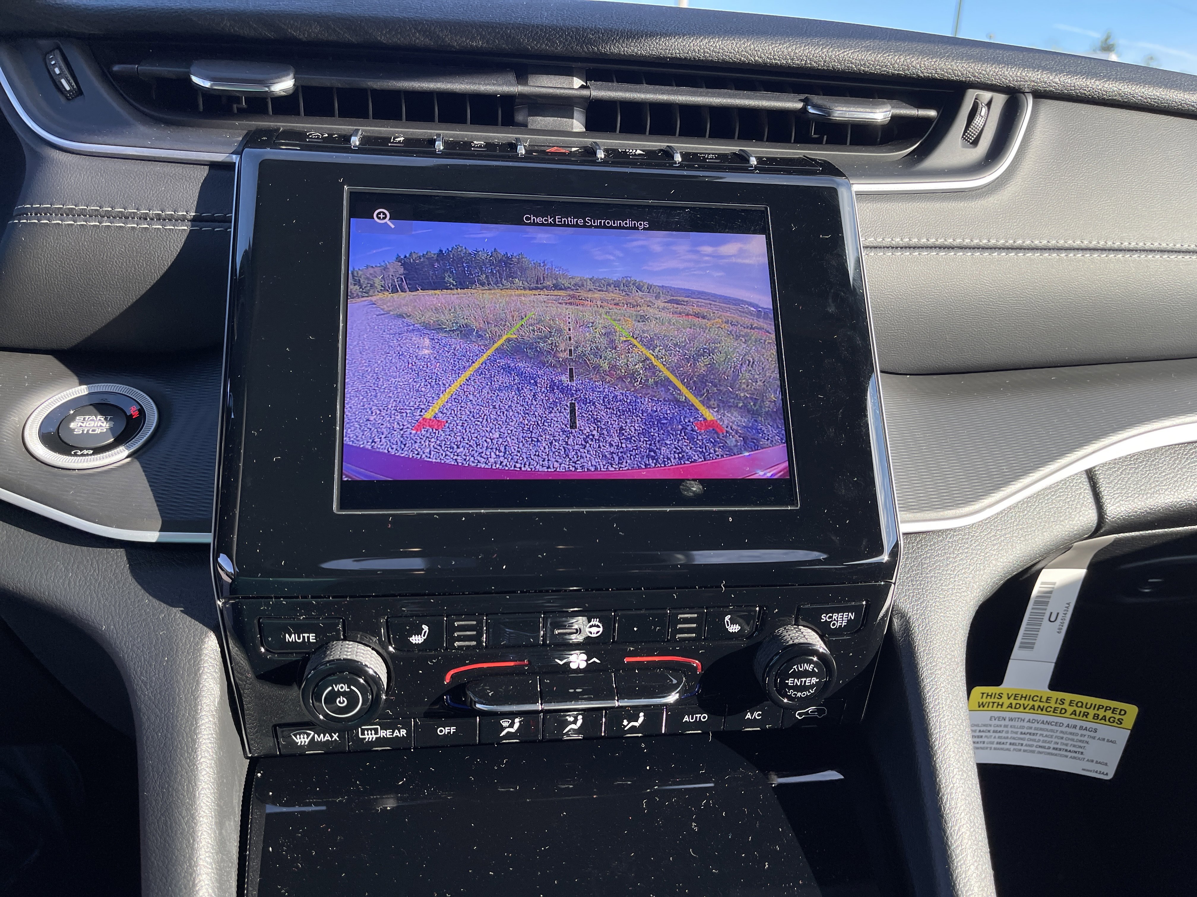 New 2025 Jeep Grand Cherokee Altitude image 23