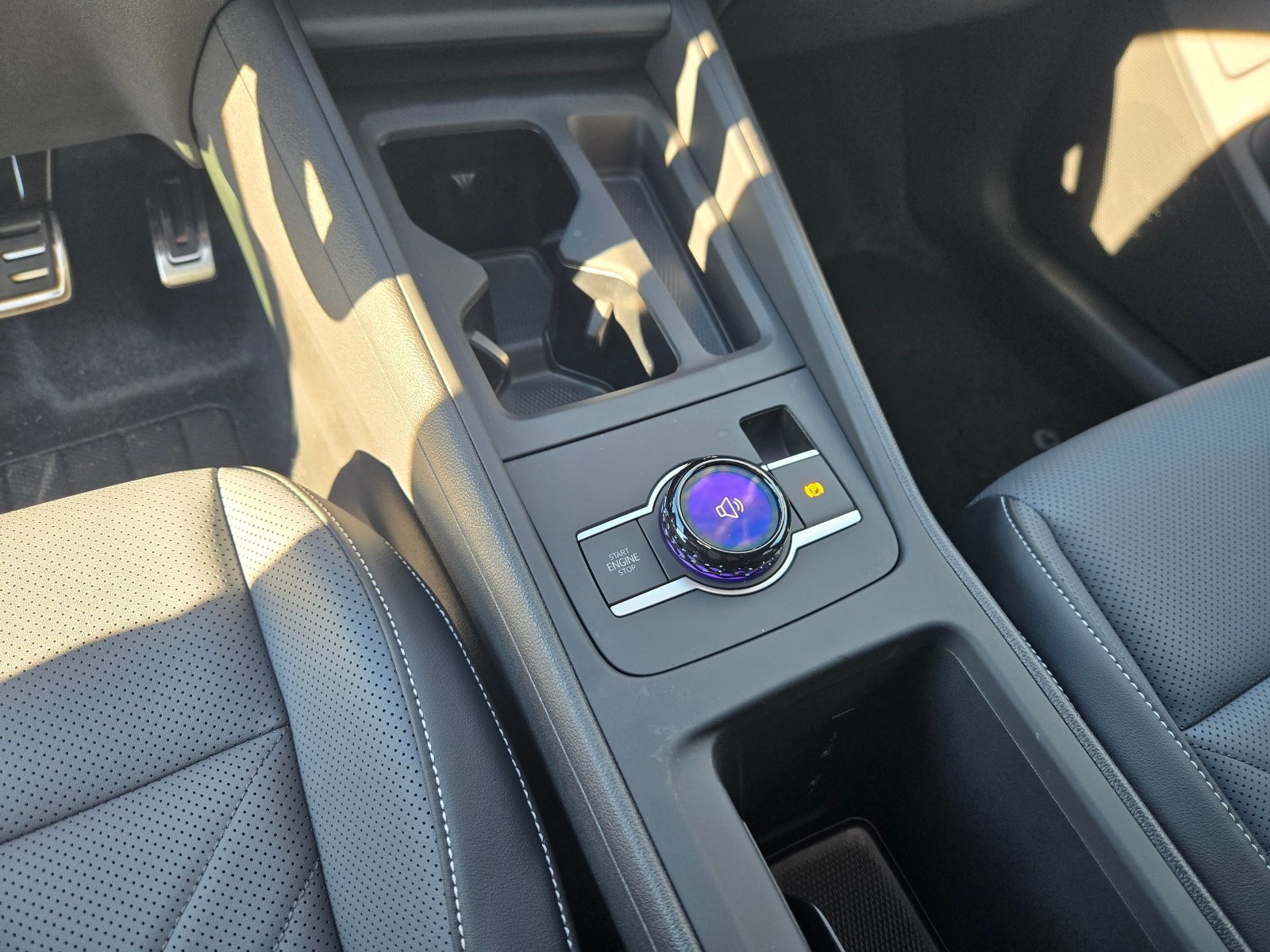 New 2026 Volkswagen Tiguan SE R-Line AWD/4WD image 17