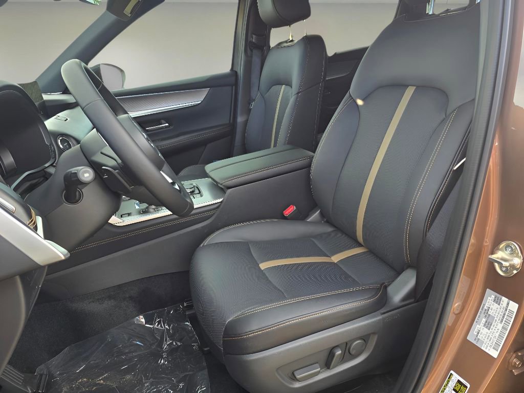 New 2025 MAZDA CX-70 Plug-In Hybrid w/ Premium Plus image 13