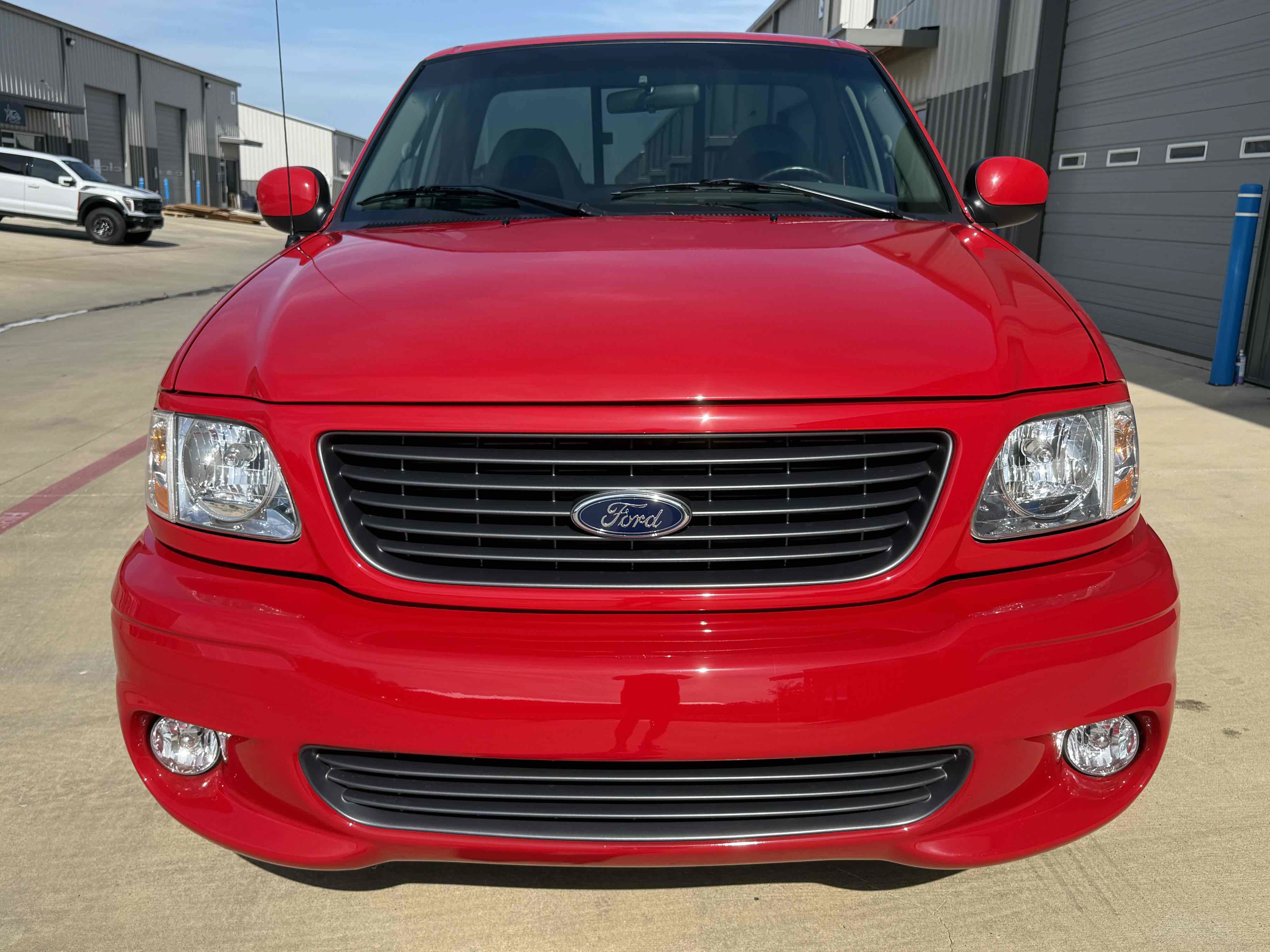 Used 2001 Ford F150 Lightning RWD image 27