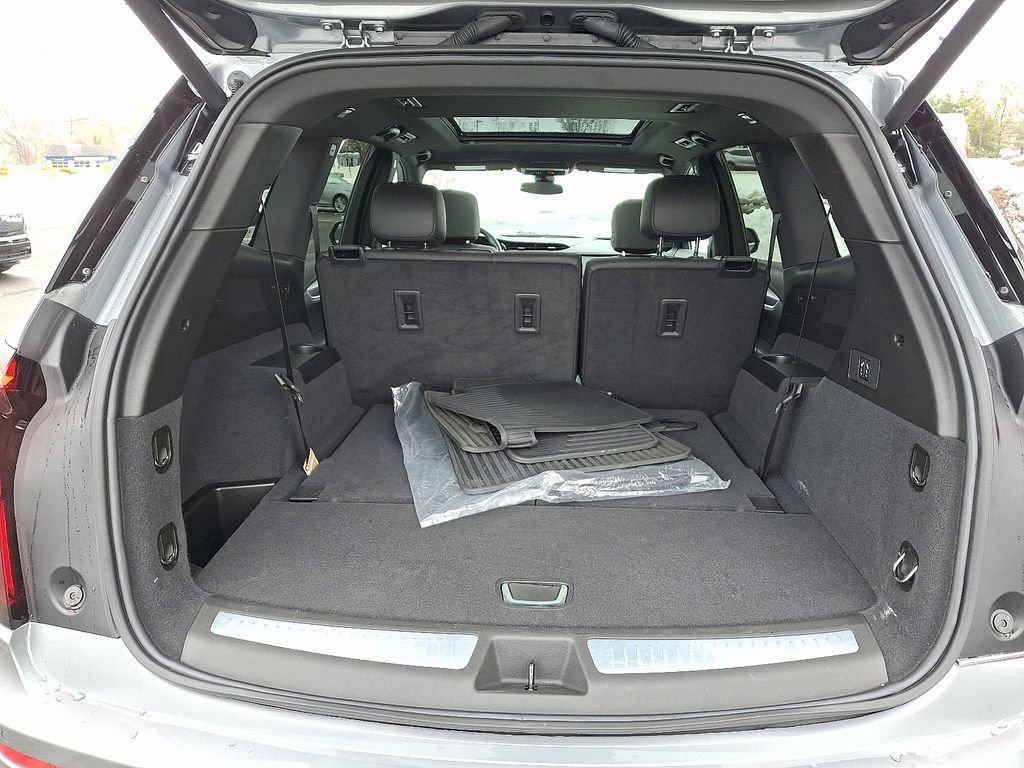 Certified 2025 Cadillac XT6 Luxury image 33