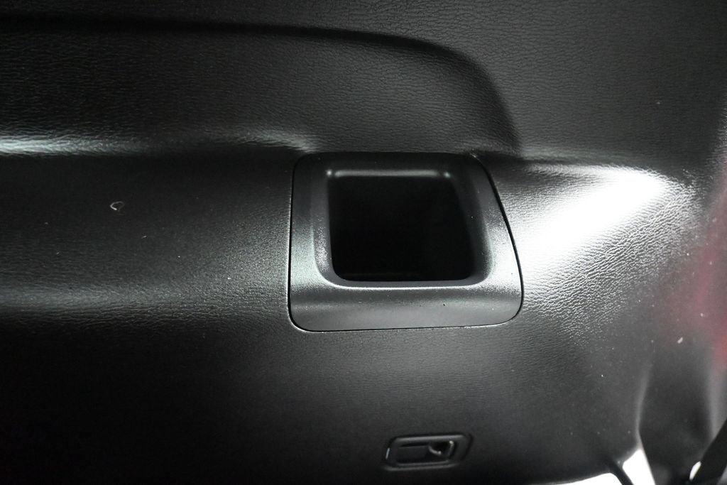 Used 2025 Mitsubishi Outlander AWD image 41