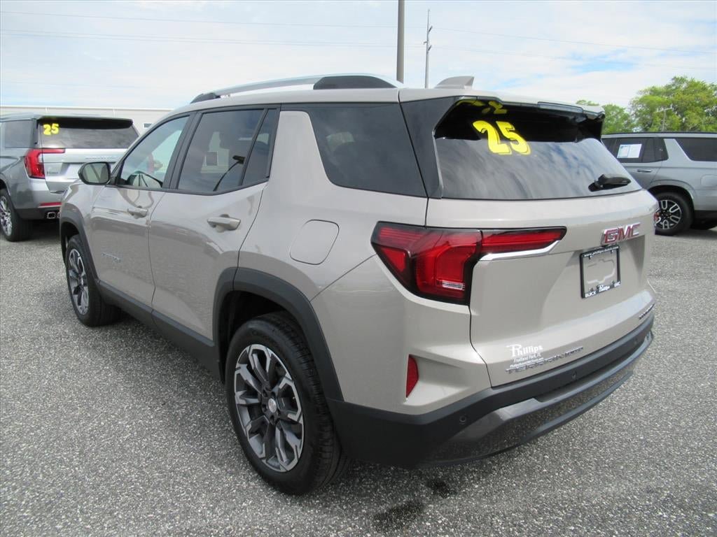 Used 2025 GMC Terrain Elevation w/ Elevation Premium Package AWD/4WD image 4