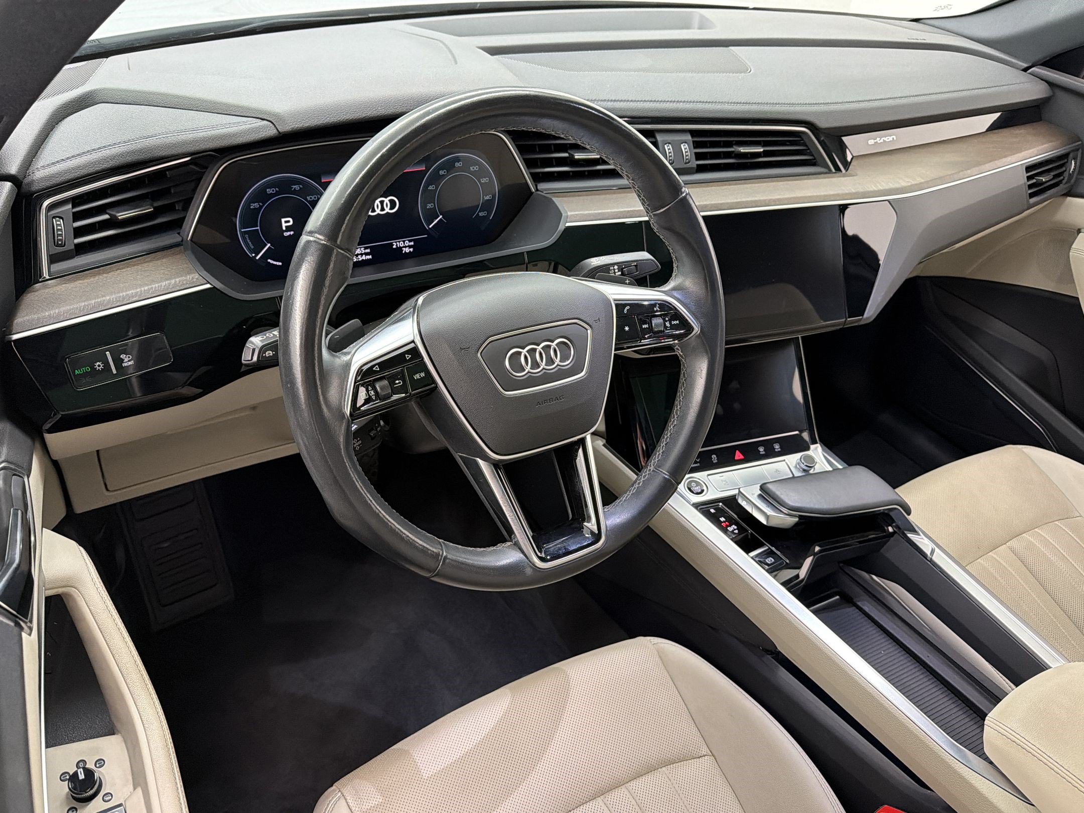 Used 2024 Audi Q8 e-tron Premium Plus w/ Premium Plus Package AWD/4WD image 4