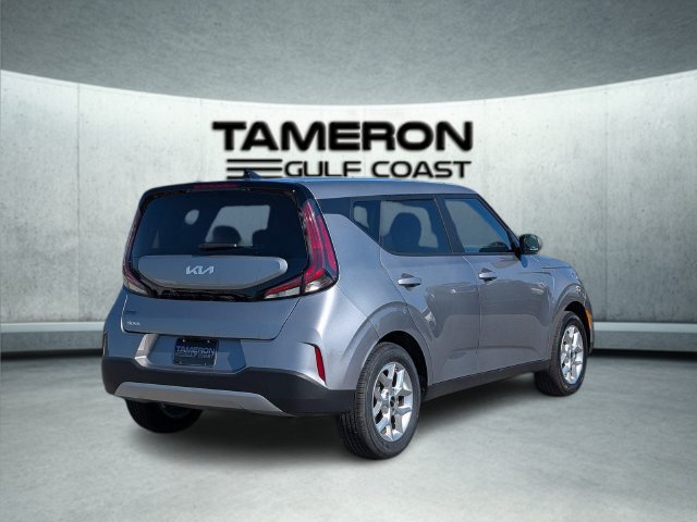 Used 2025 Kia Soul LX w/ LX Technology Package FWD image 7