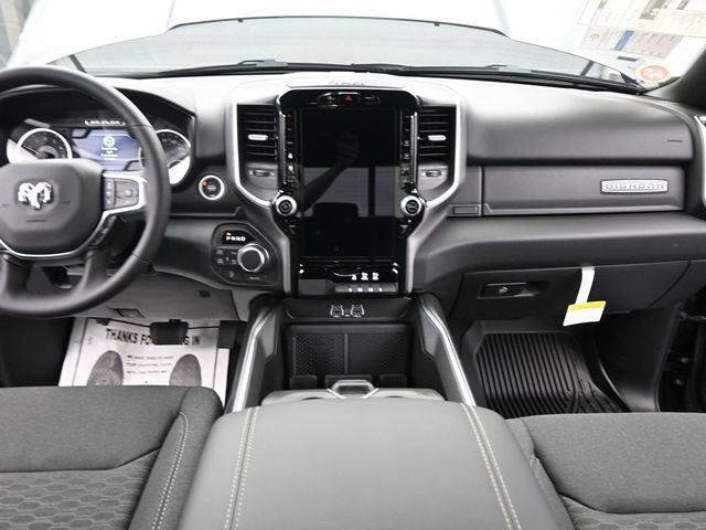 New 2026 RAM 1500 4x4 Crew Cab image 29