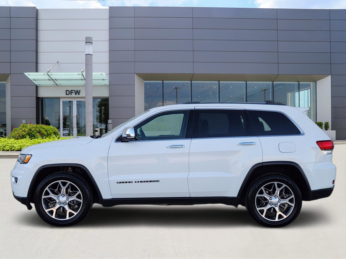 Used 2020 Jeep Grand Cherokee Limited image 3