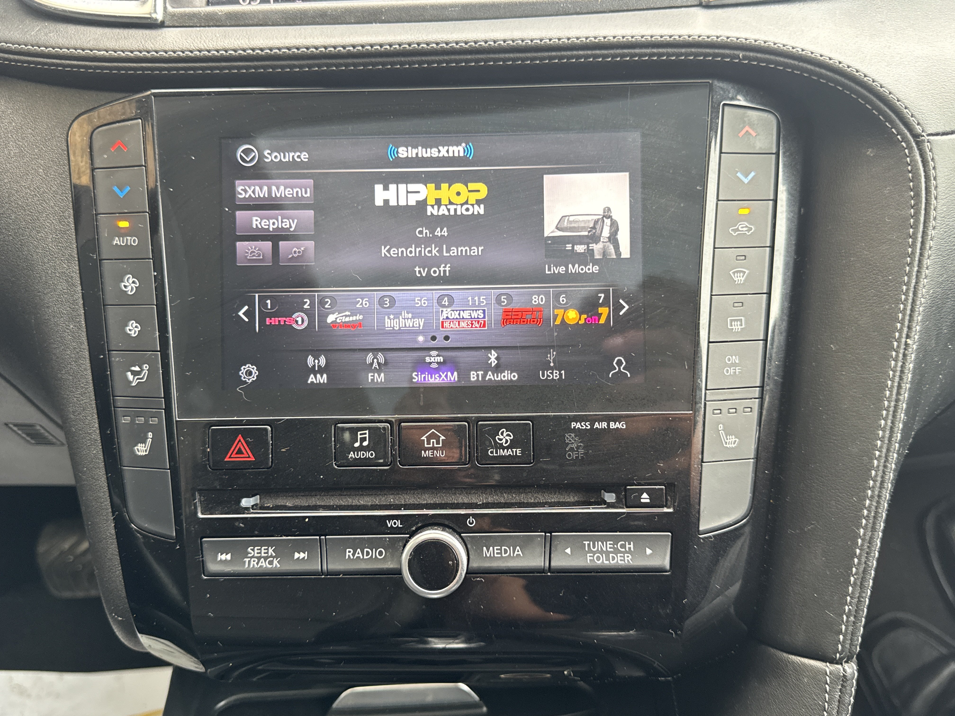 Used 2020 INFINITI QX50 Luxe w/ Navigation Package AWD/4WD image 16