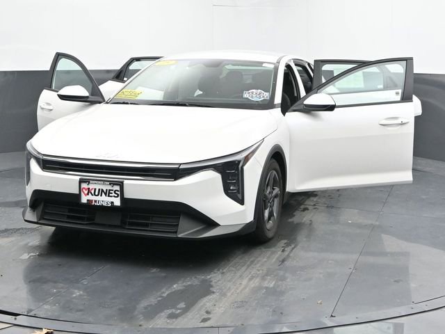 Used 2025 Kia K4 LXS image 51