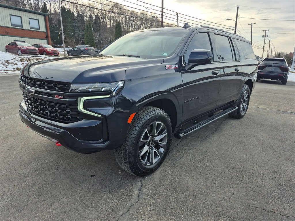 Used 2024 Chevrolet Suburban Z71 w/ Luxury Package image 11