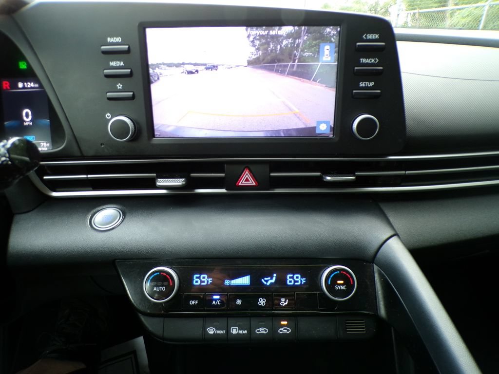 Used 2022 Hyundai Elantra SEL w/ Cargo Package FWD image 26