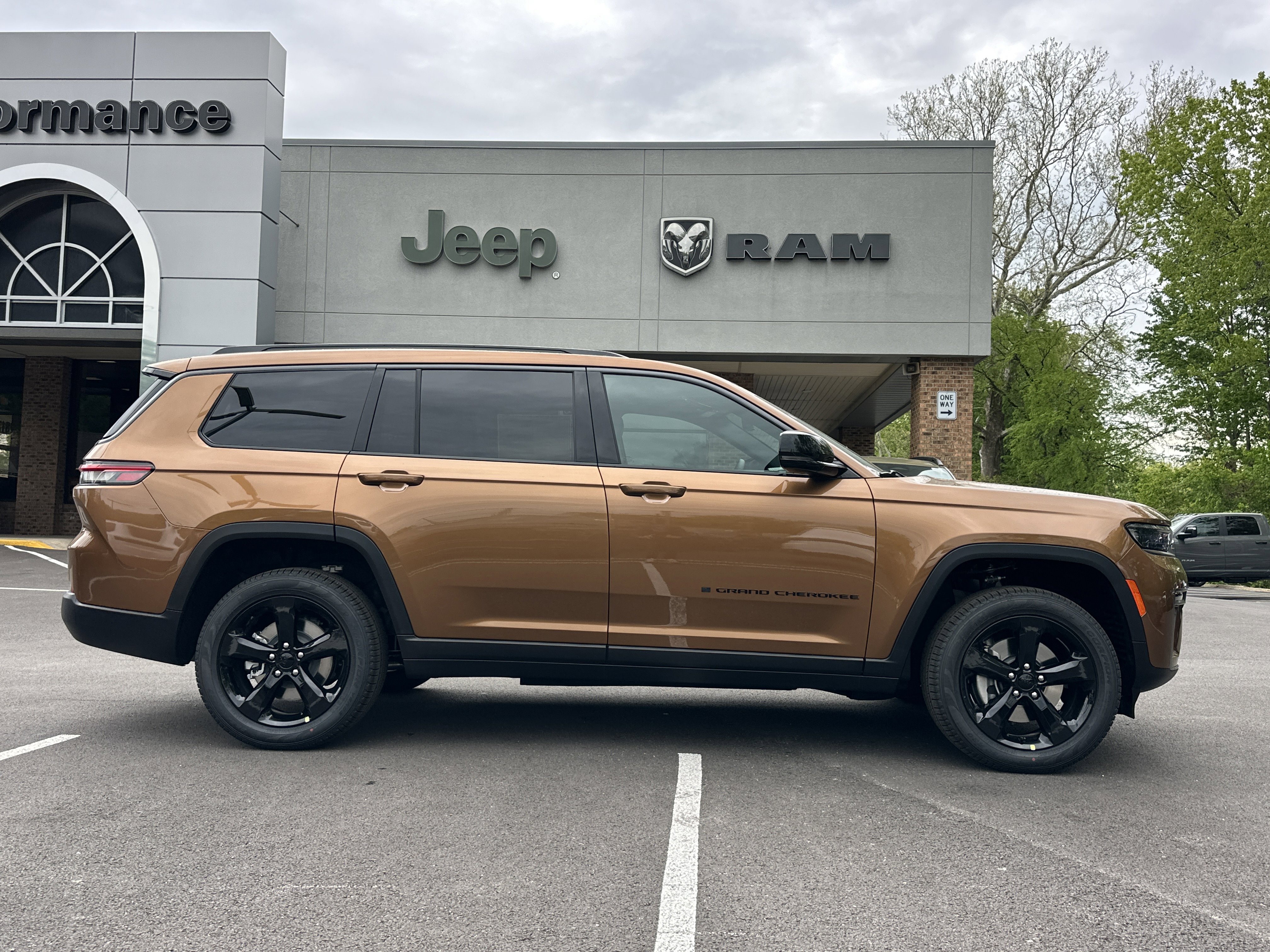 New 2026 Jeep Grand Cherokee L Limited AWD/4WD image 20