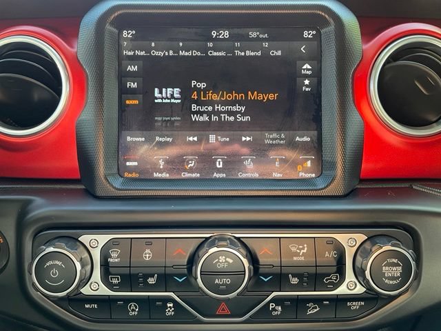 Used 2018 Jeep Wrangler Unlimited Rubicon w/ Dual Top Group AWD/4WD image 18