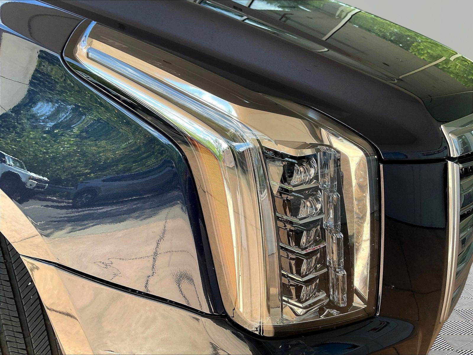 Used 2020 Cadillac Escalade Platinum AWD/4WD image 31