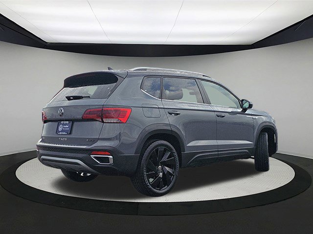 Certified 2024 Volkswagen Taos SE w/ Panoramic Sunroof Package AWD/4WD image 7