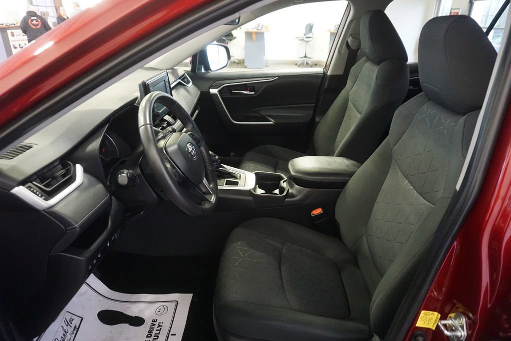 Certified 2021 Toyota RAV4 XLE w/ Convenience Package image 21
