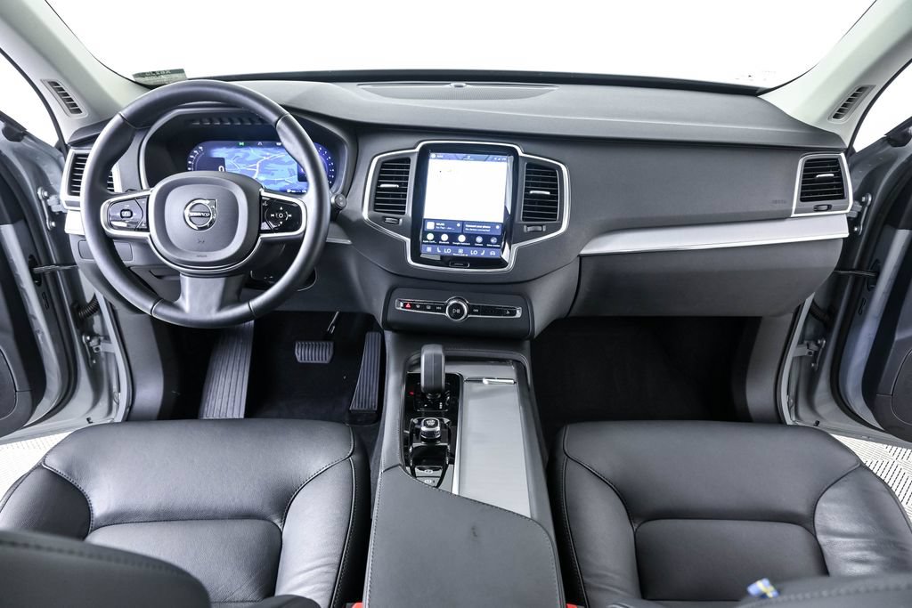 Certified 2025 Volvo XC90 B5 Core AWD/4WD image 19