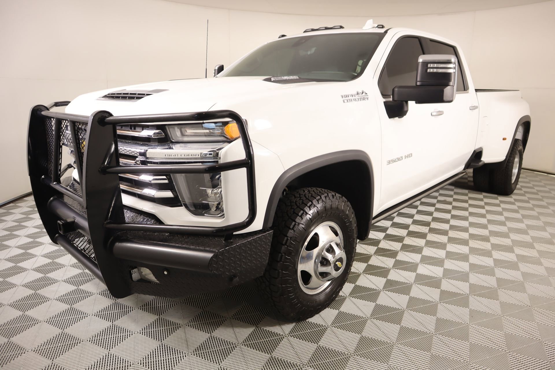 Used 2023 Chevrolet Silverado 3500 High Country AWD/4WD image 10