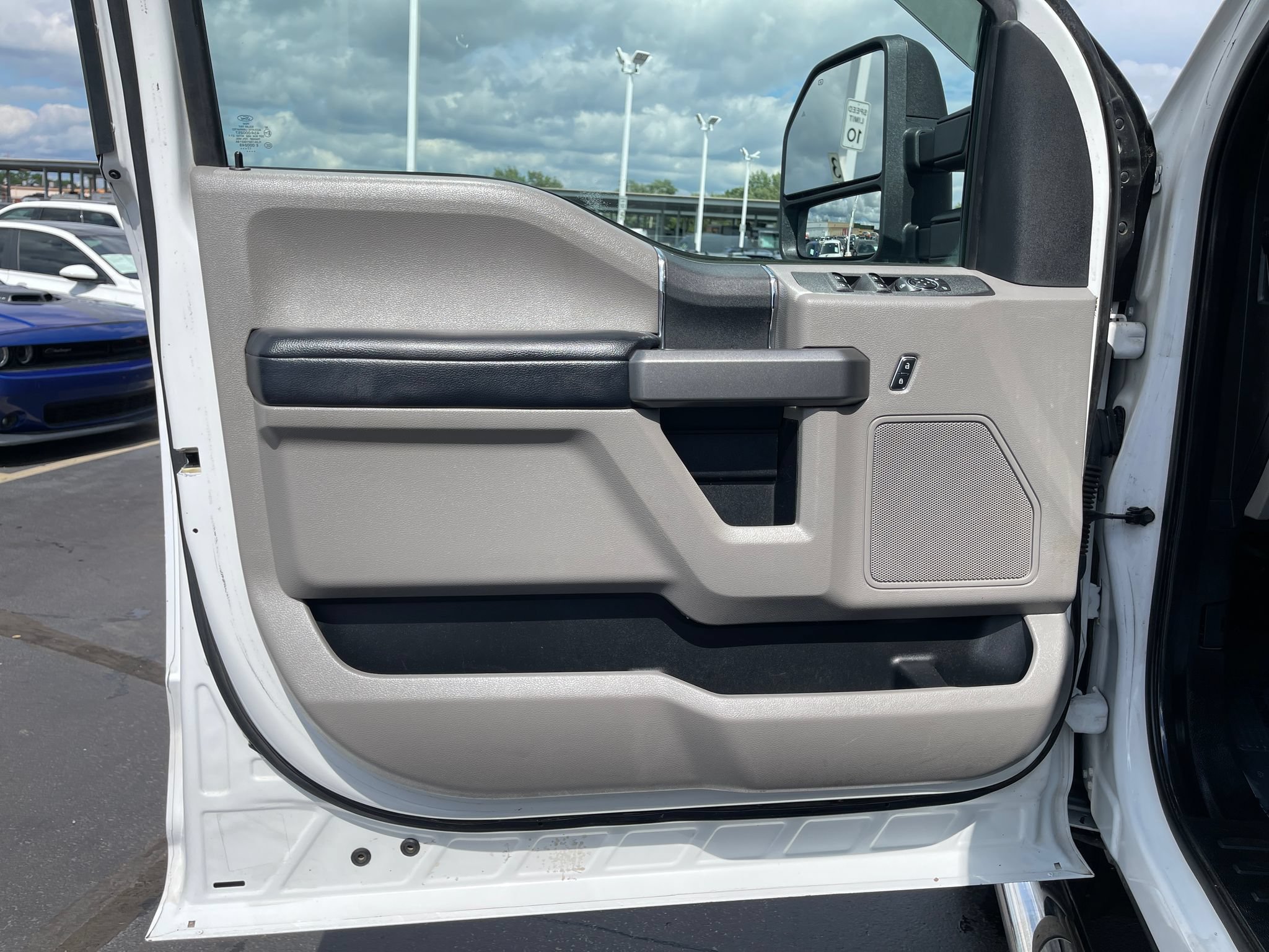 Used 2017 Ford F250 XLT AWD/4WD image 11