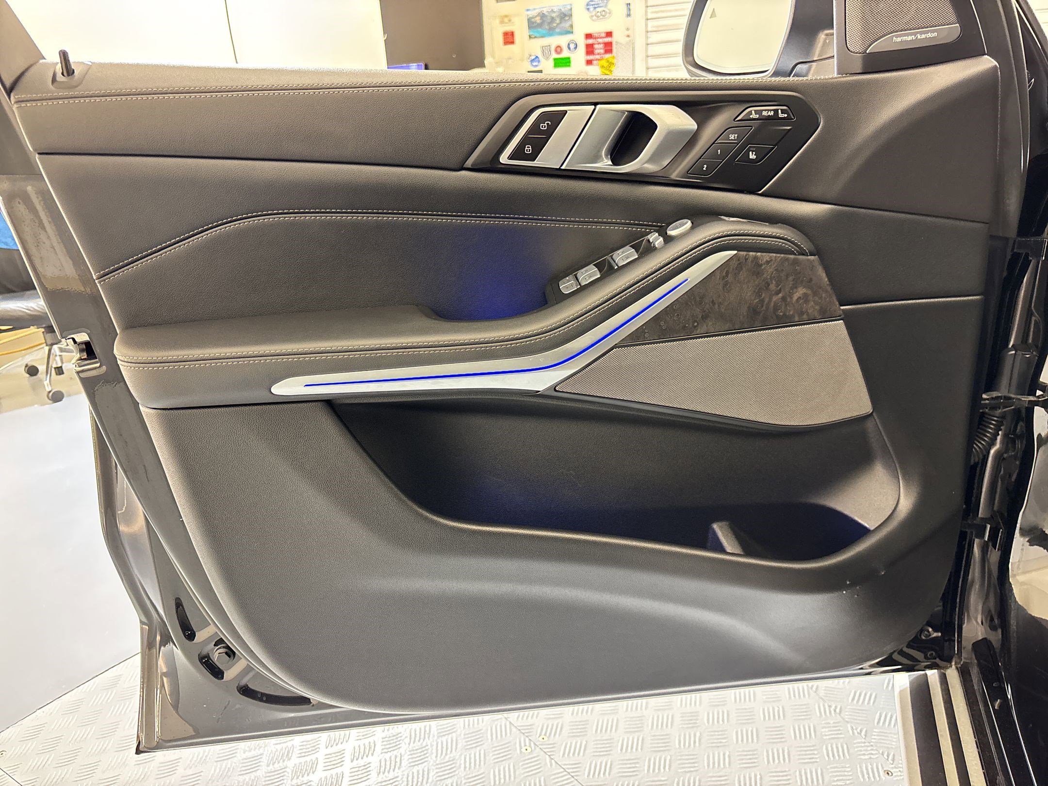 Certified 2025 BMW X7 xDrive40i image 12