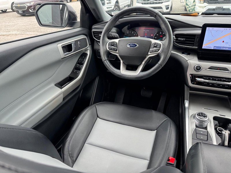 Used 2022 Ford Explorer XLT w/ Equipment Group 202A image 16