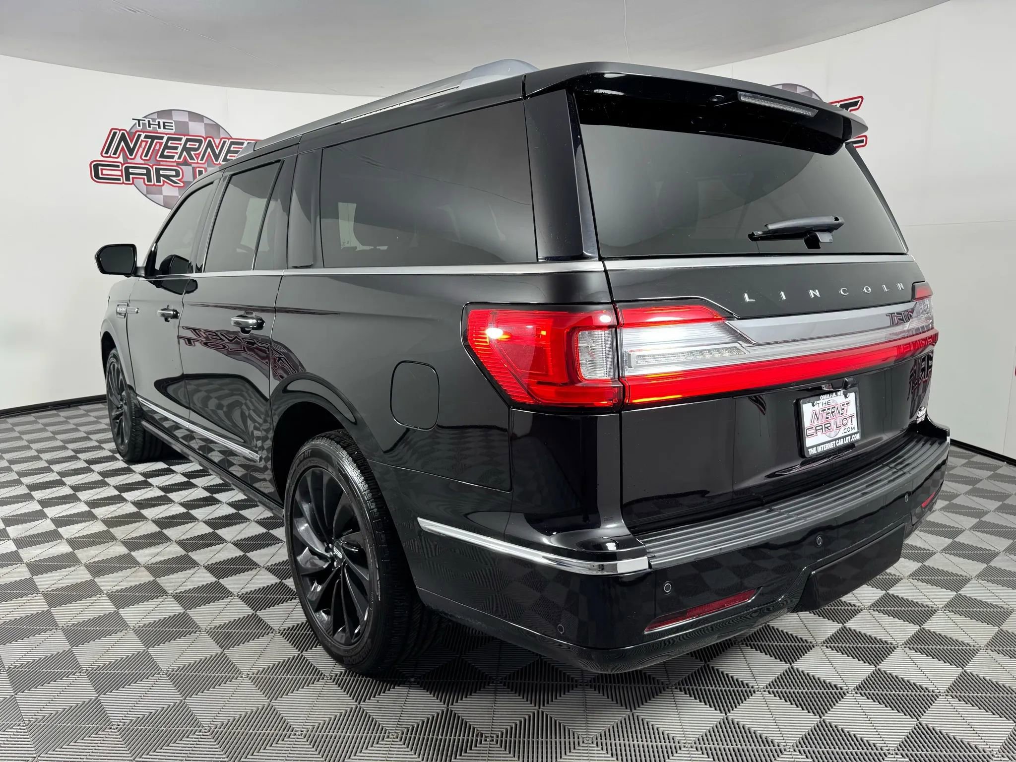 Used 2020 Lincoln Navigator L Reserve w/ Equipment Group 208A Reserve image 5