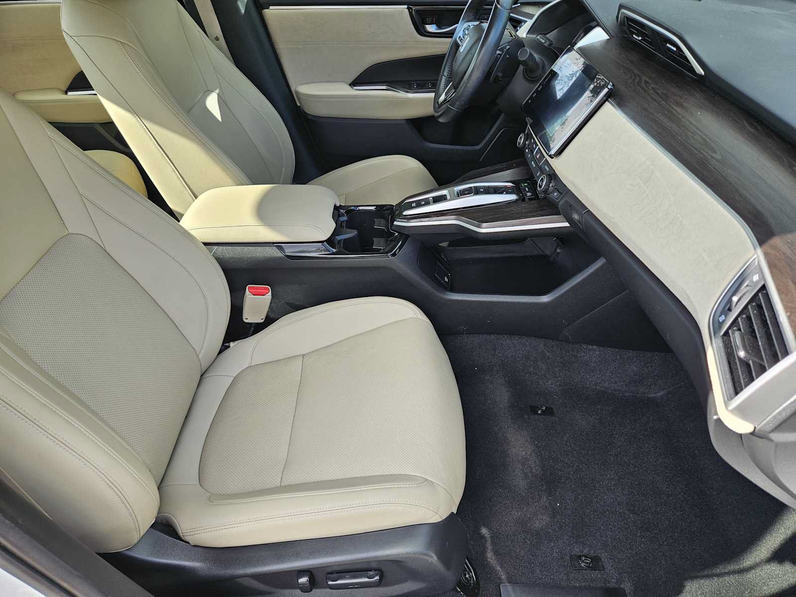 Certified 2018 Honda Clarity Touring image 14