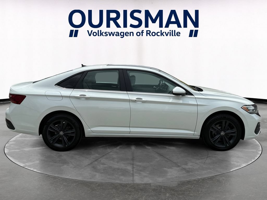 Used 2023 Volkswagen Jetta SE FWD image 7