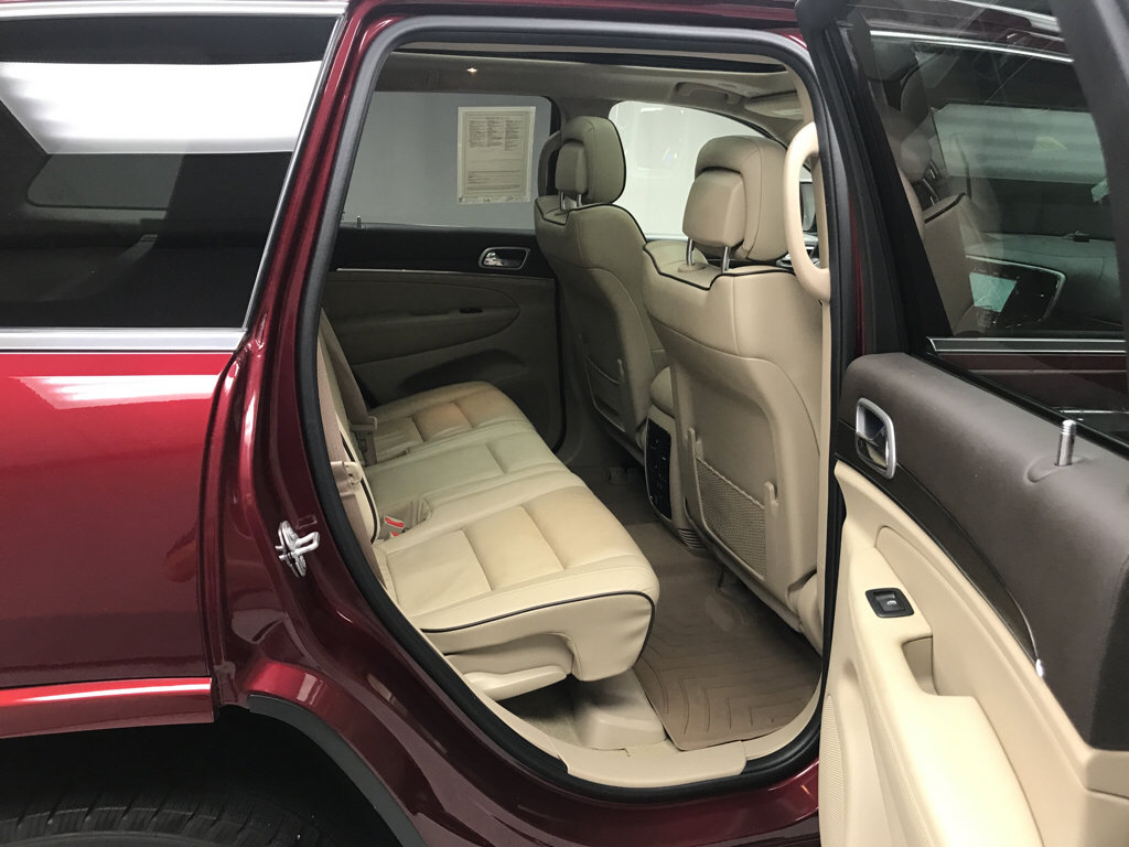 Used 2018 Jeep Grand Cherokee Overland AWD/4WD image 18