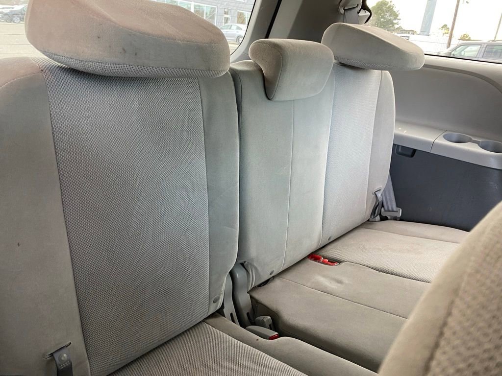 Used 2020 Toyota Sienna L image 20