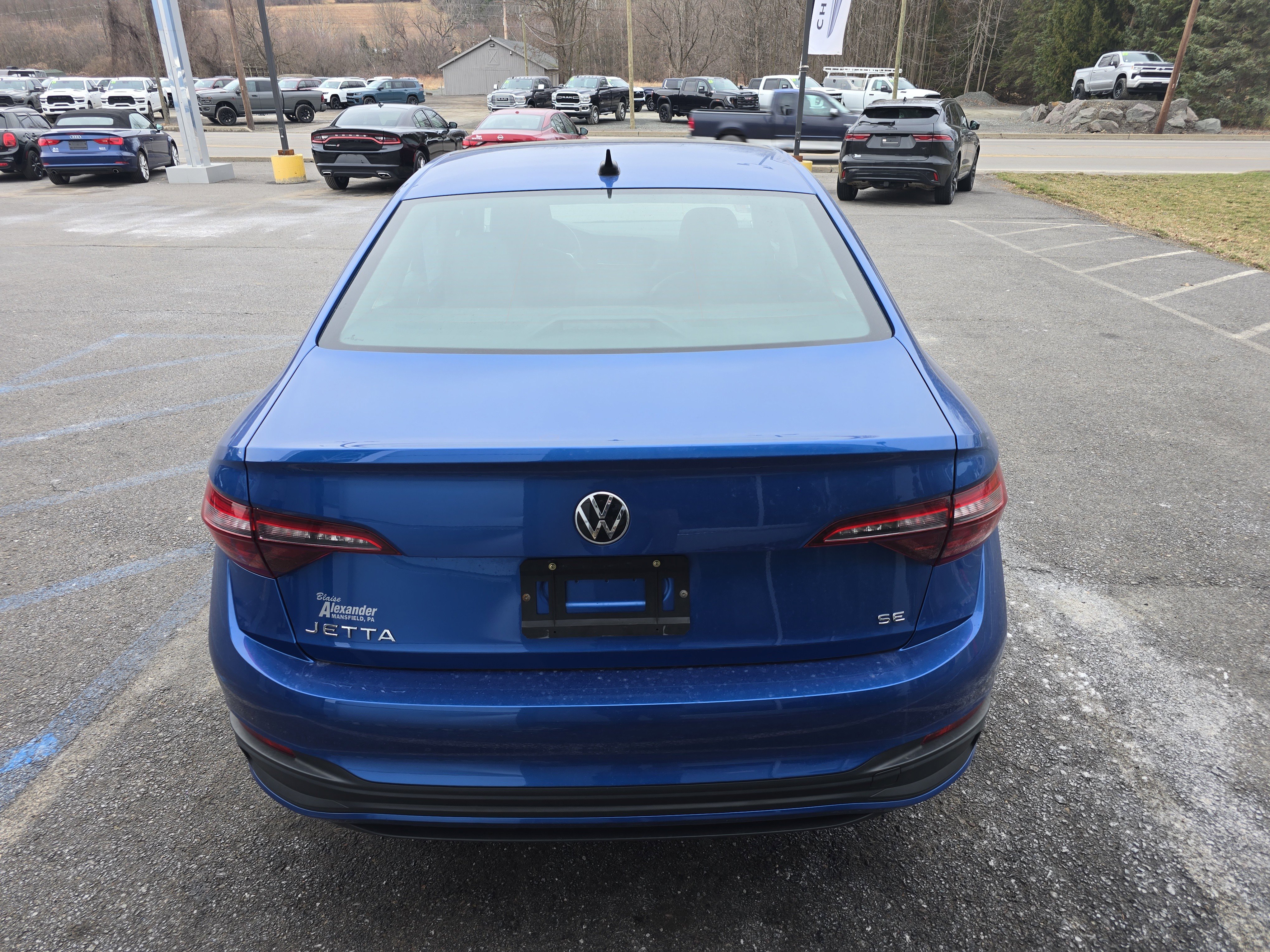 Used 2022 Volkswagen Jetta SE FWD video 4