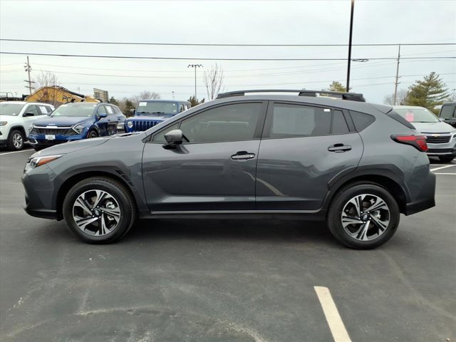 Used 2025 Subaru Crosstrek 2.0i Premium image 3