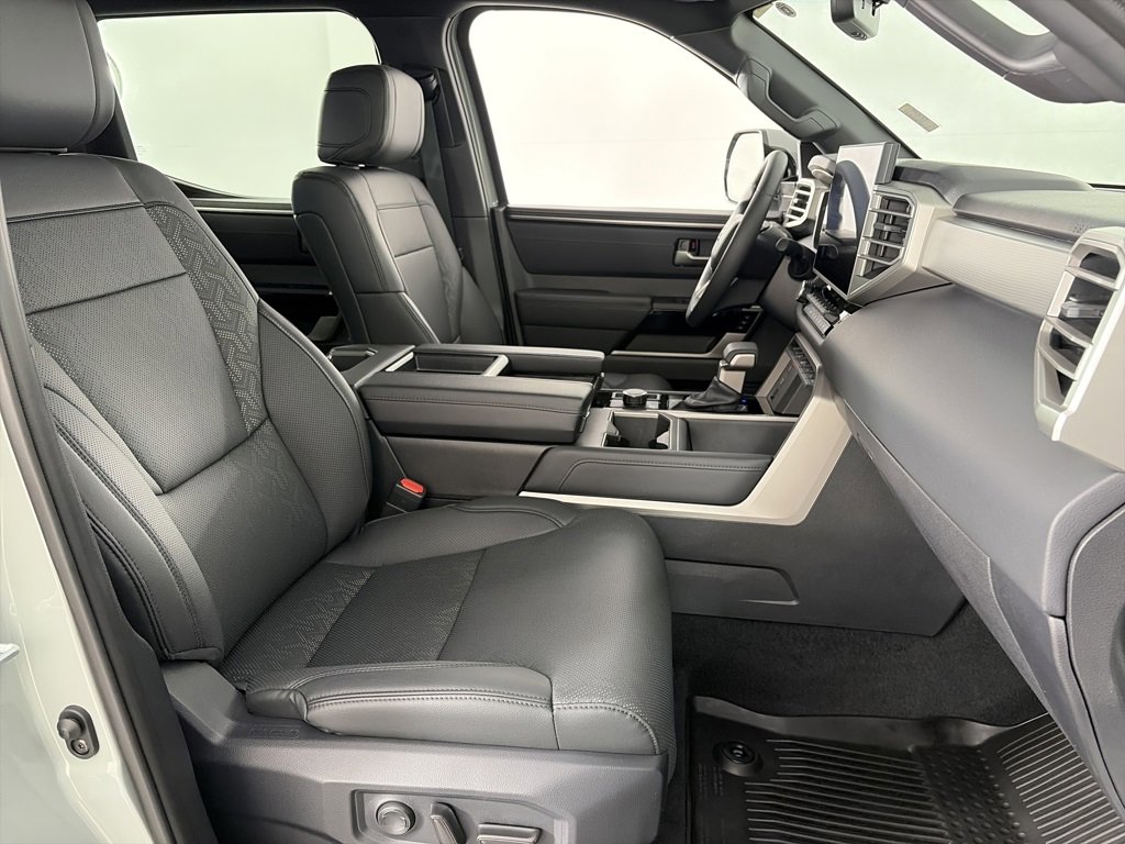 Used 2025 Toyota Tundra Limited image 31
