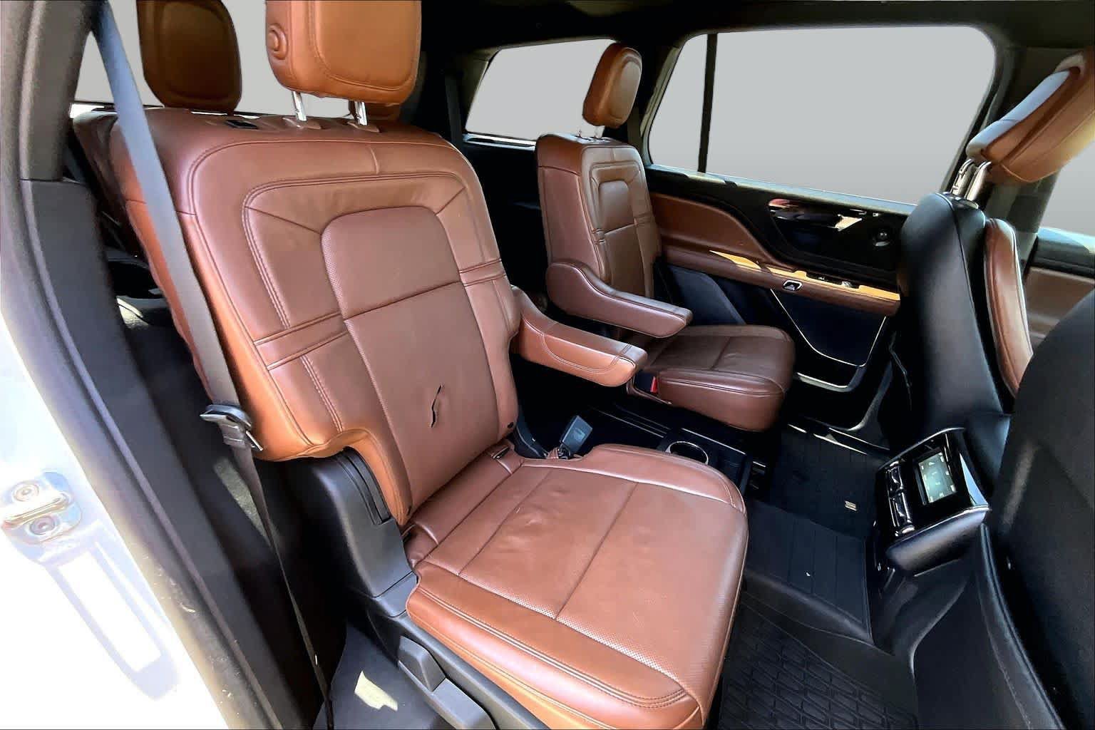 Used 2020 Lincoln Aviator Grand Touring w/ Elements Package Plus AWD/4WD image 20