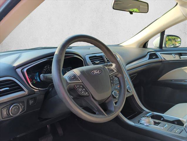 Used 2018 Ford Fusion S FWD image 9