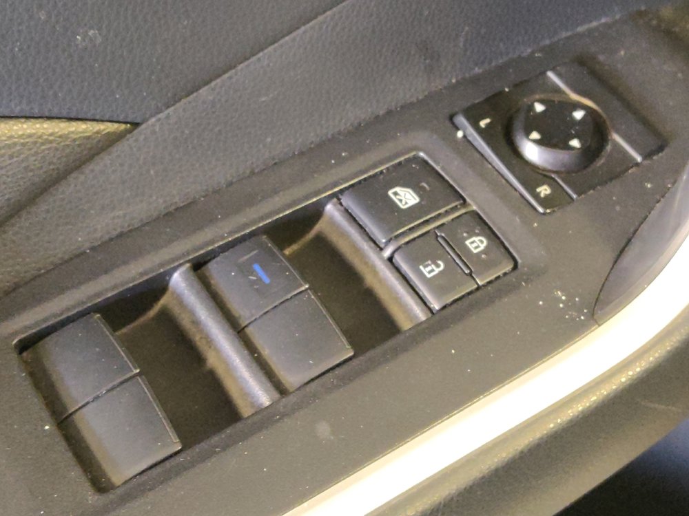 Used 2019 Toyota RAV4 XLE w/ Convenience Package image 27