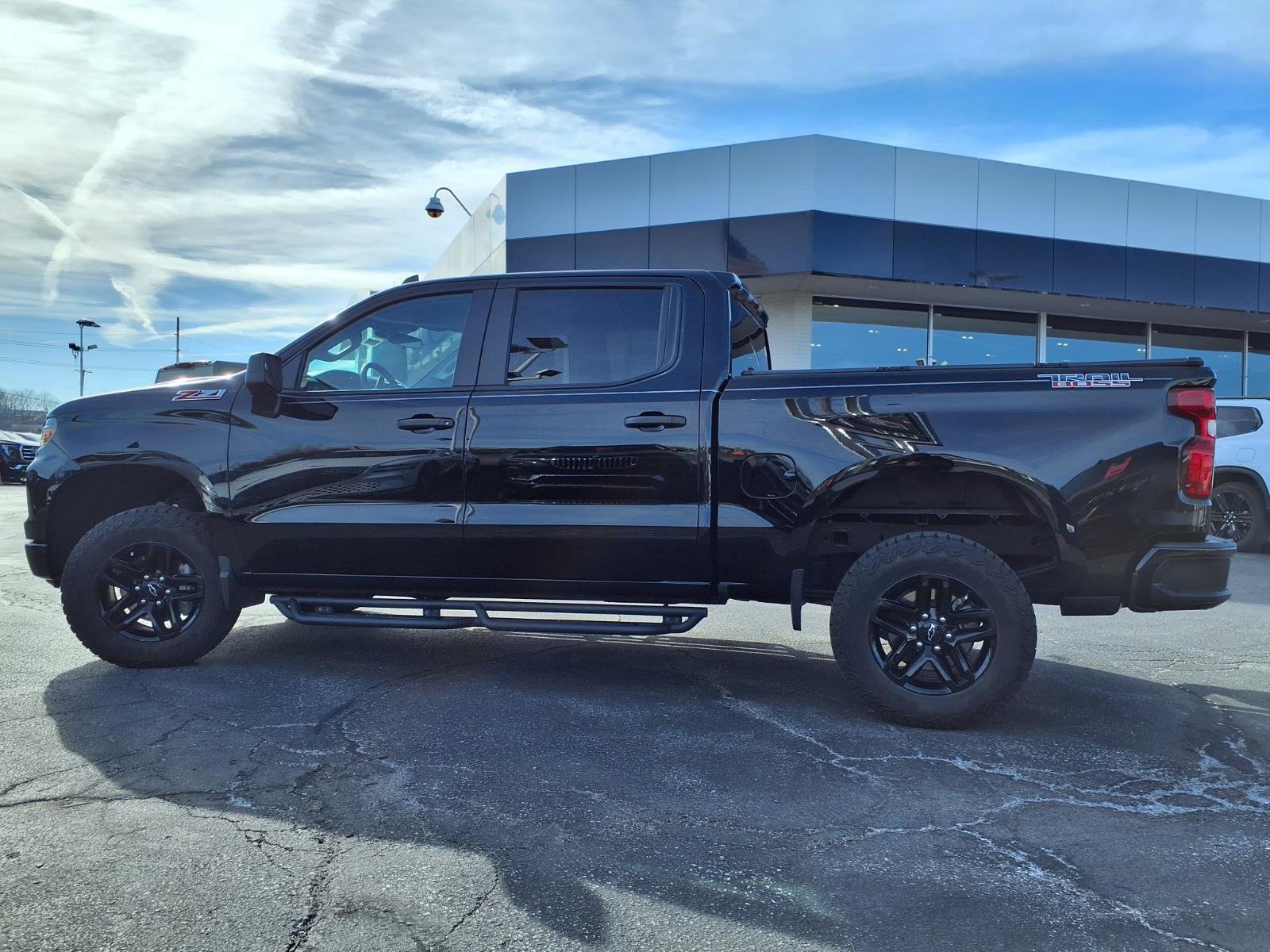 Used 2025 Chevrolet Silverado 1500 Custom Trail Boss AWD/4WD image 41